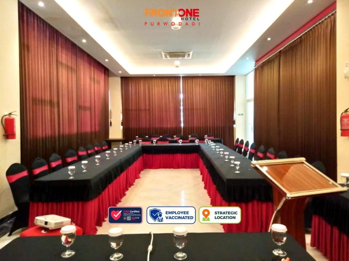 Front One Hotel Purwodadi Purwodadi  Екстериор снимка