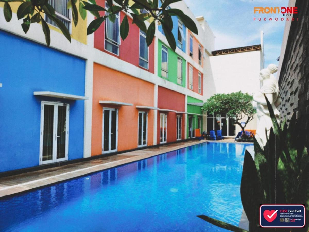 Front One Hotel Purwodadi Purwodadi  Екстериор снимка