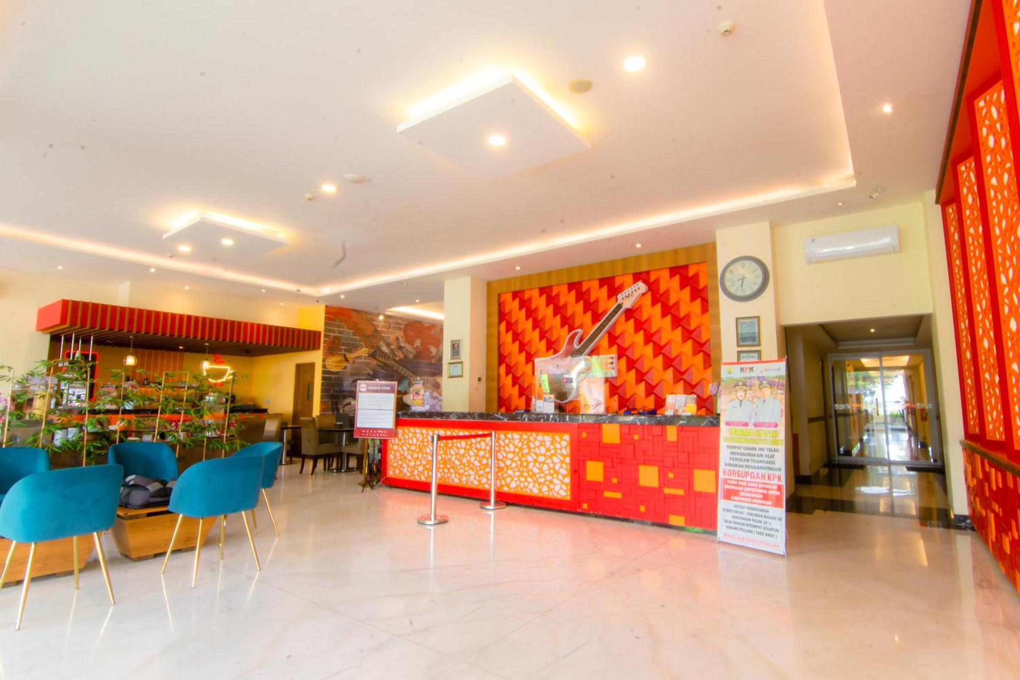 Front One Hotel Purwodadi Purwodadi  Екстериор снимка