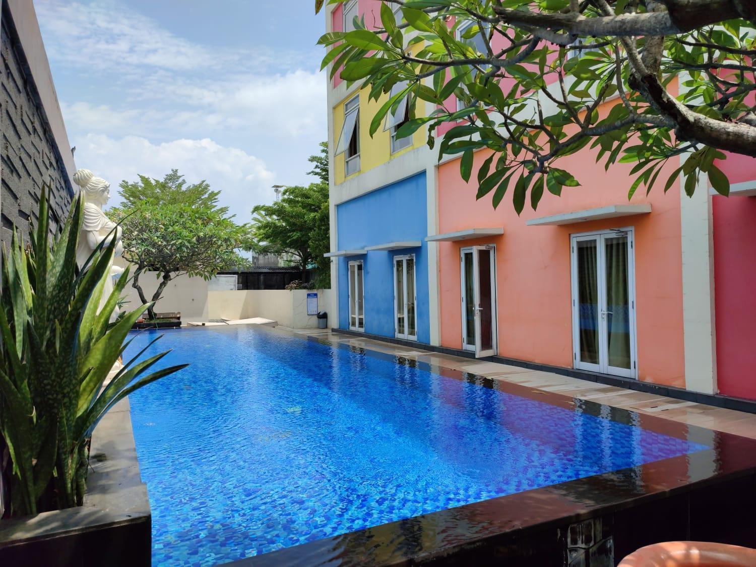 Front One Hotel Purwodadi Purwodadi  Екстериор снимка