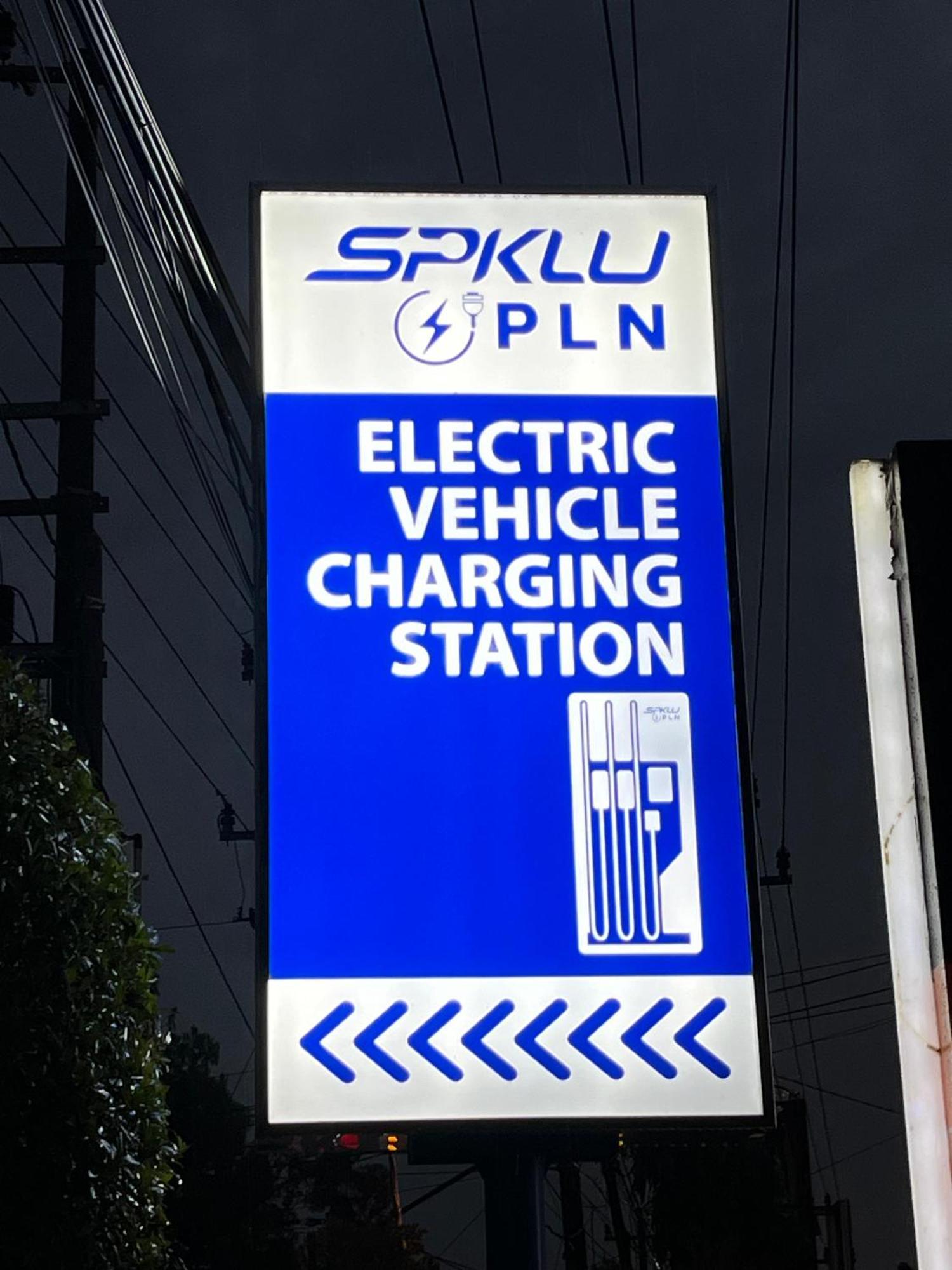 Front One Hotel Purwodadi Purwodadi  Екстериор снимка
