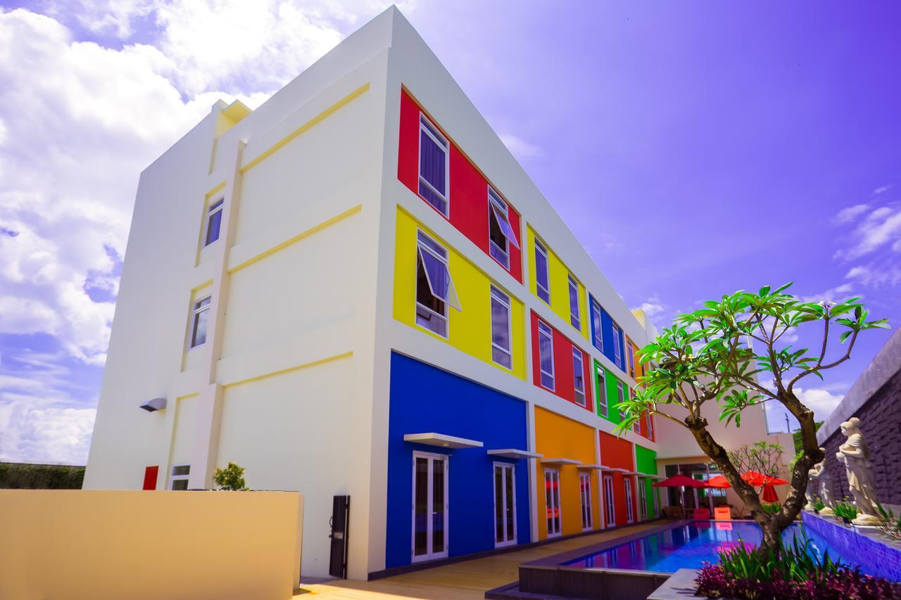 Front One Hotel Purwodadi Purwodadi  Екстериор снимка